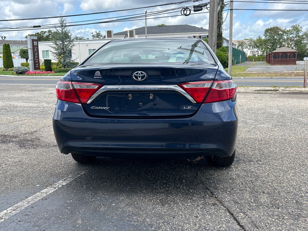 2017 Toyota Camry Image 6