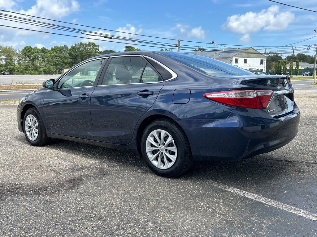 2017 Toyota Camry Image 7