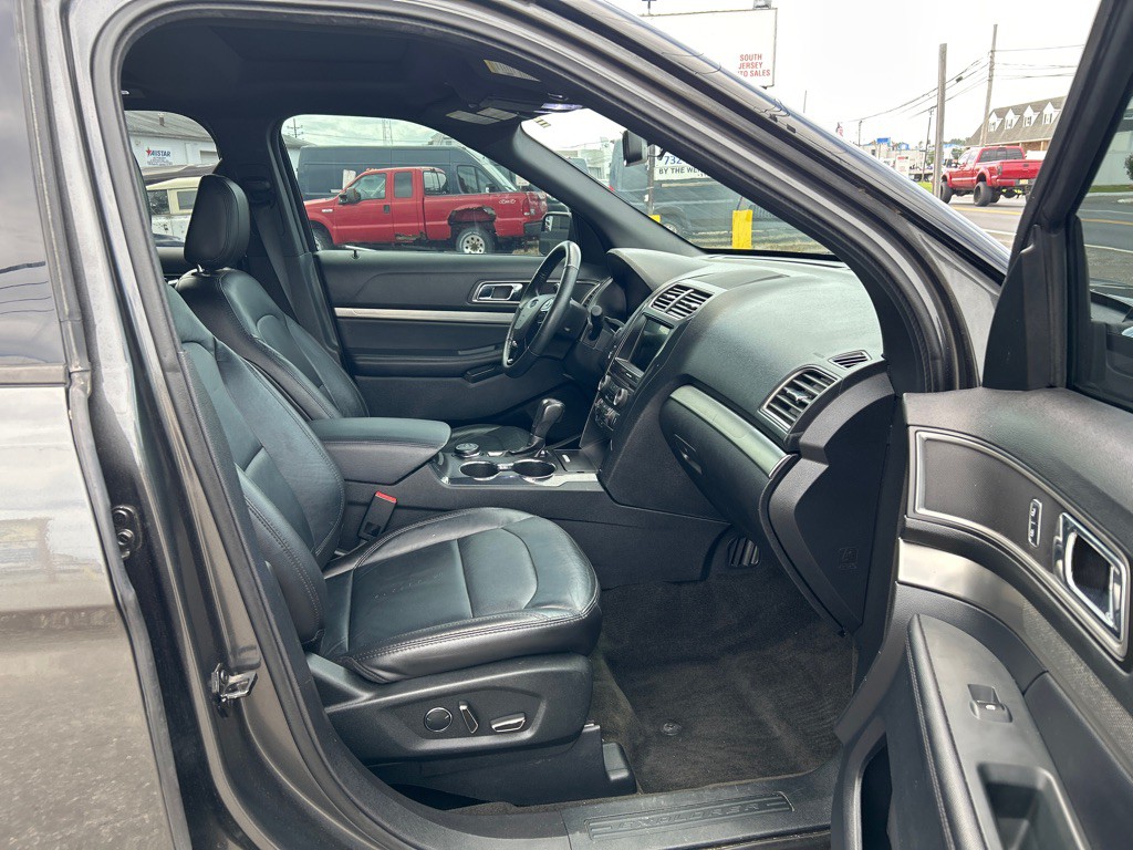 2018 Ford Explorer Image 11
