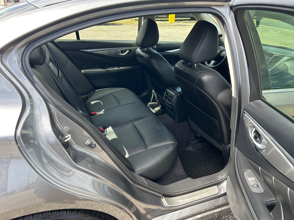 2016 INFINITI Q50 Image 12