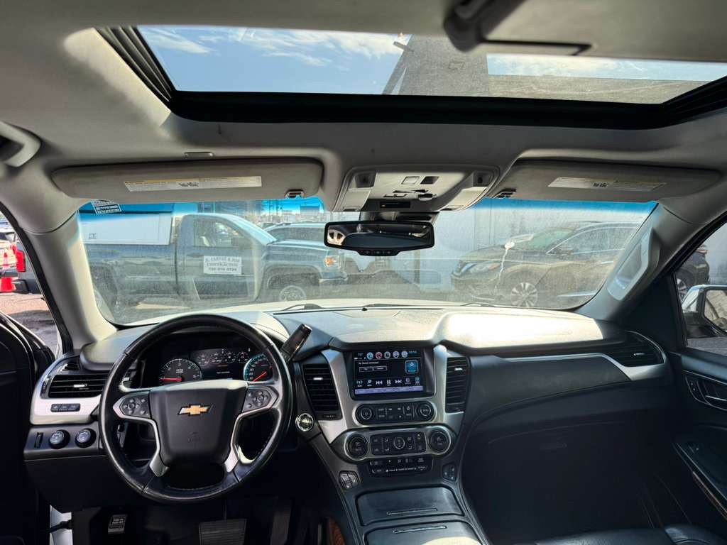 2018 Chevrolet Suburban Image 3