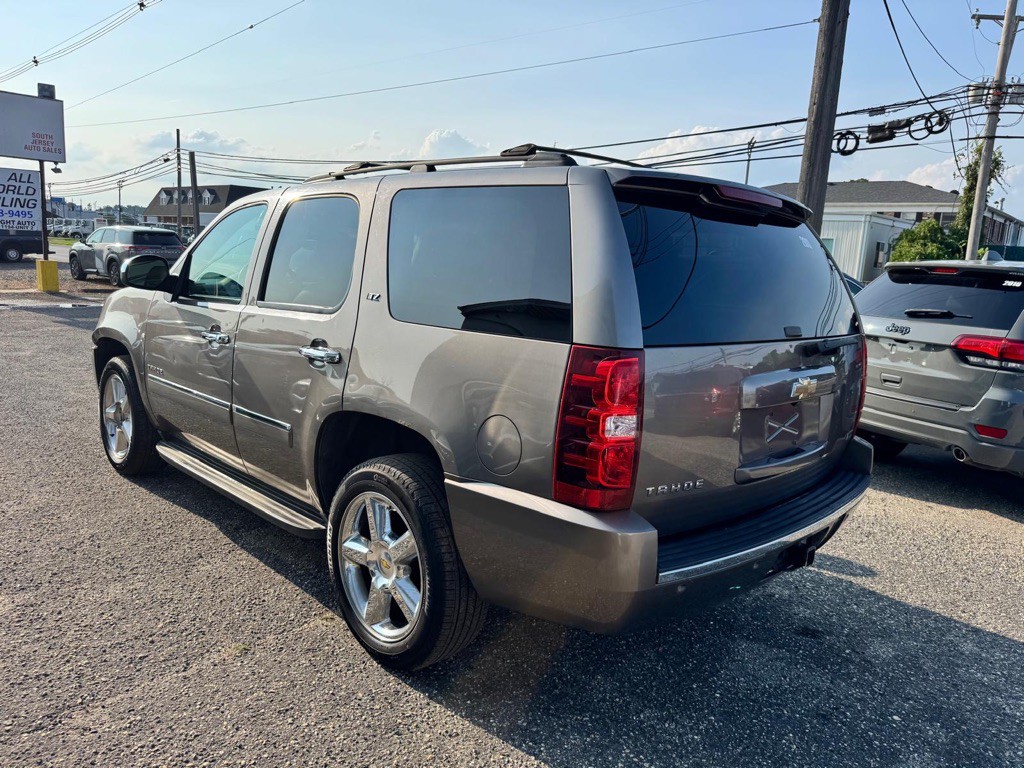 2011 Chevrolet Tahoe Image 3