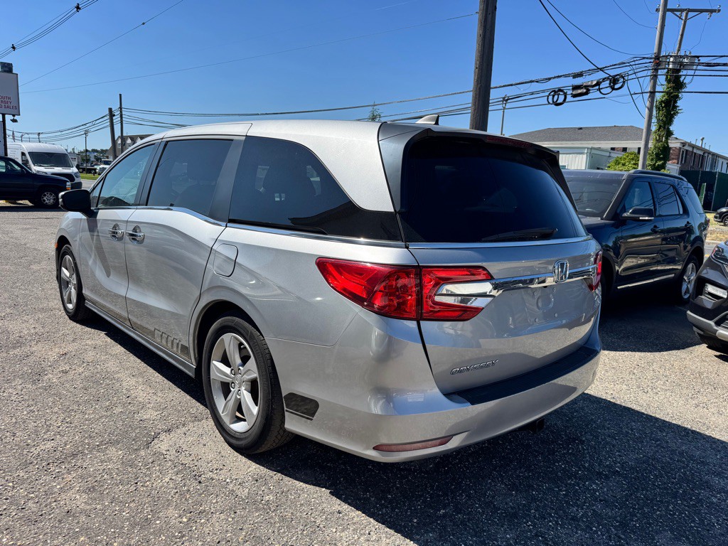 2018 Honda Odyssey Image 2