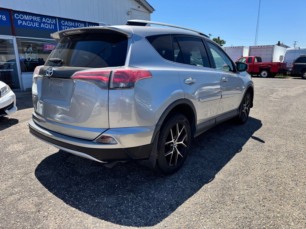 2016 Toyota Rav4 Image 2