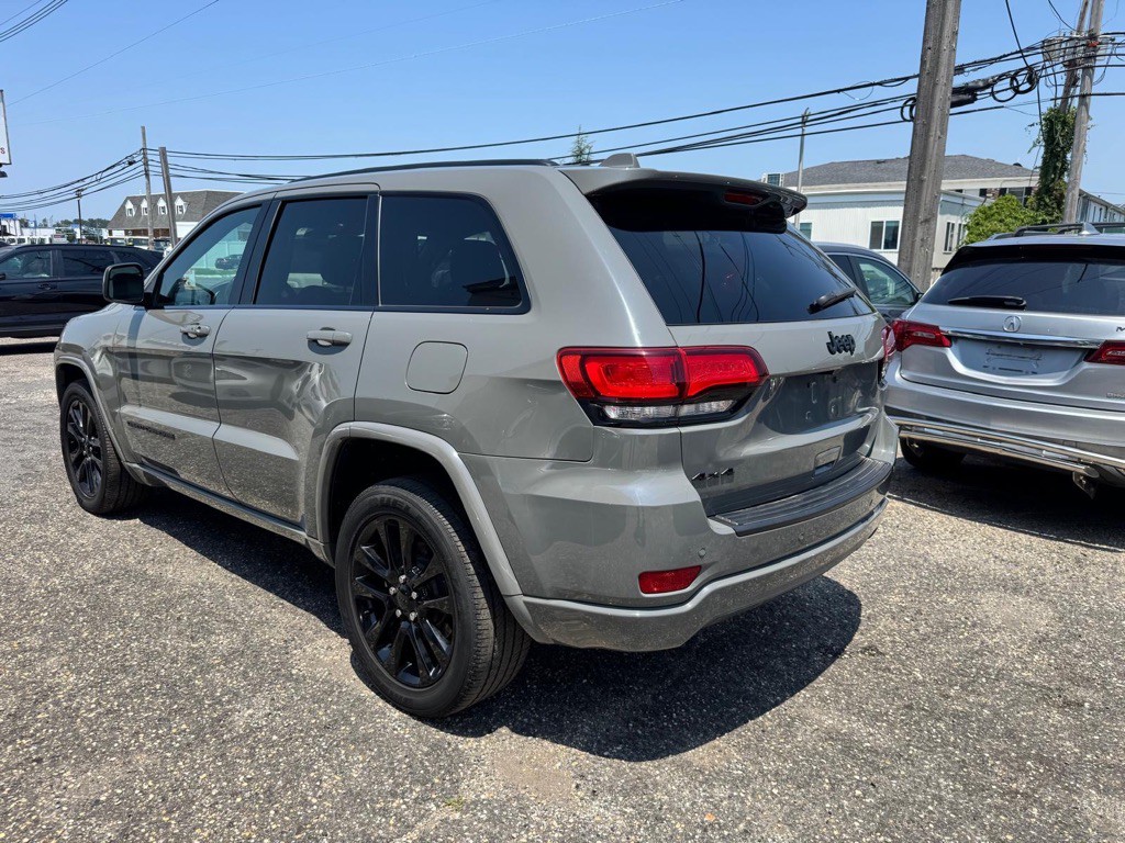 2019 Jeep Grand Cherokee Image 2