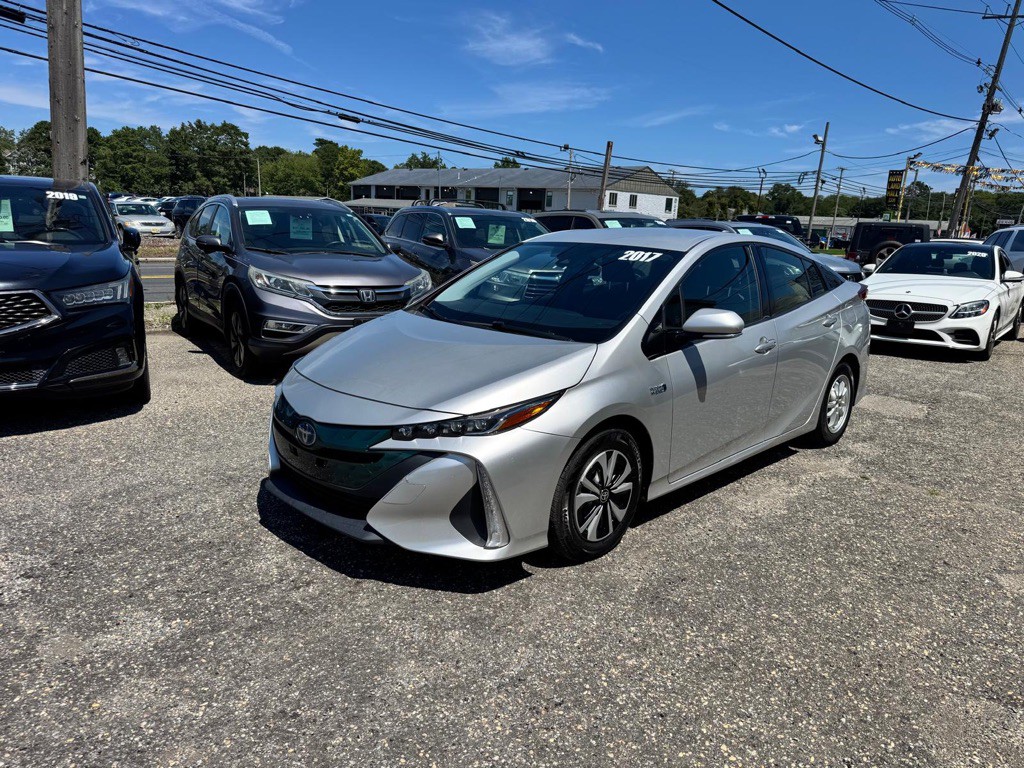 2017 Toyota Prius Image 2