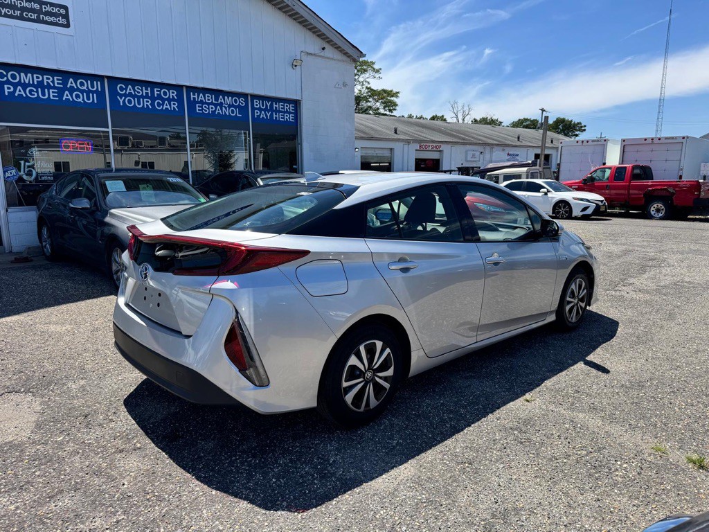 2017 Toyota Prius Image 4
