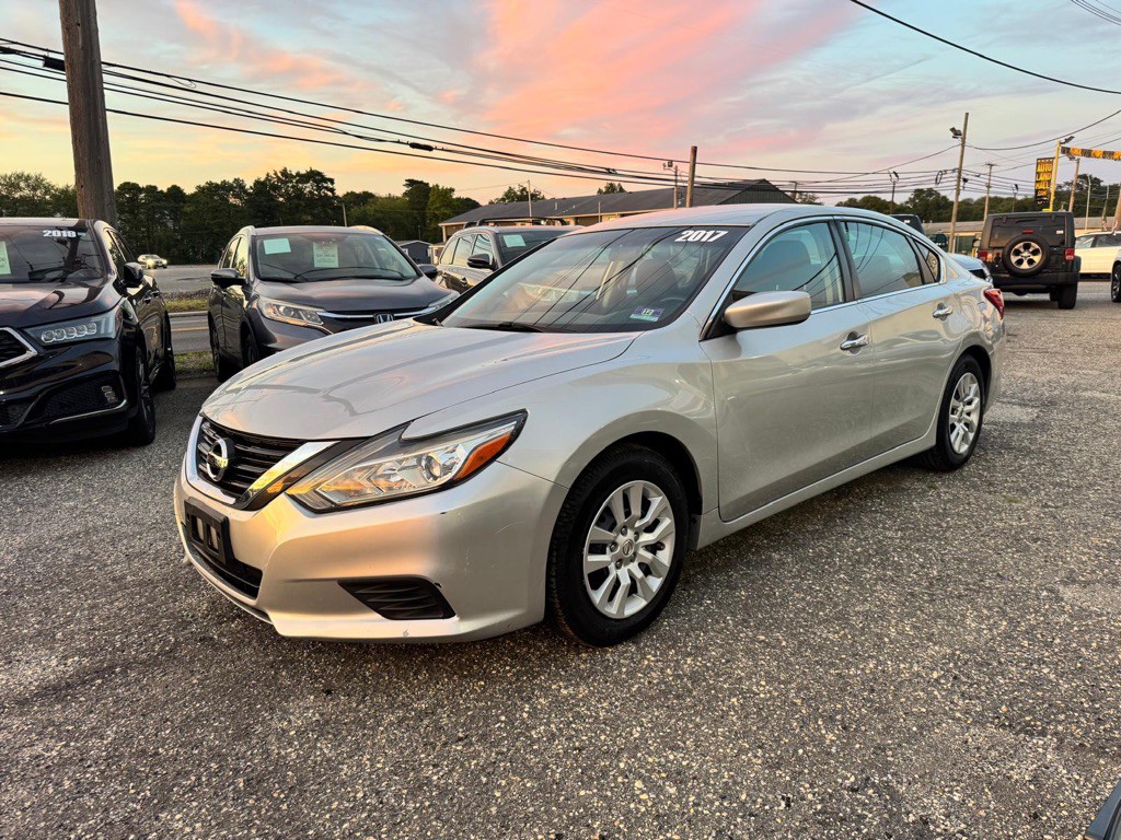 2017 Nissan Altima Image 2