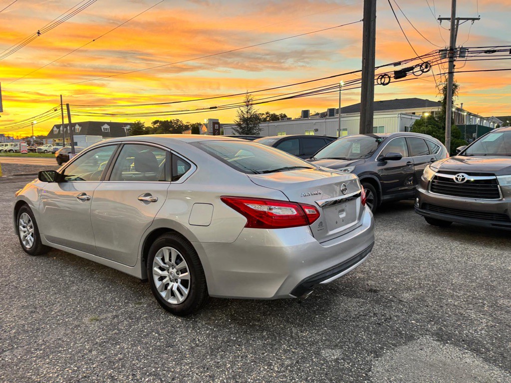 2017 Nissan Altima Image 3
