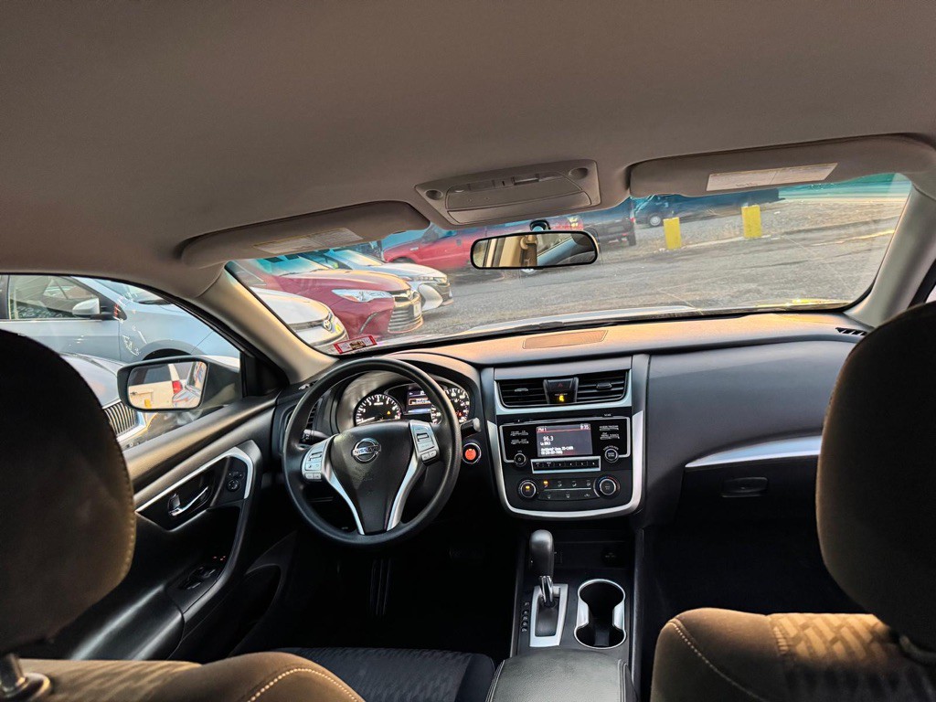 2017 Nissan Altima Image 6