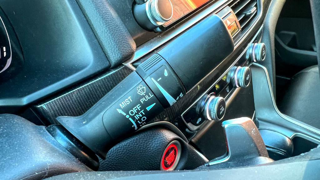 2019 Honda Accord Image 30