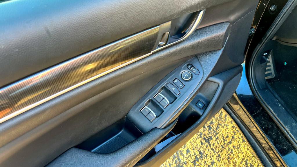 2019 Honda Accord Image 45