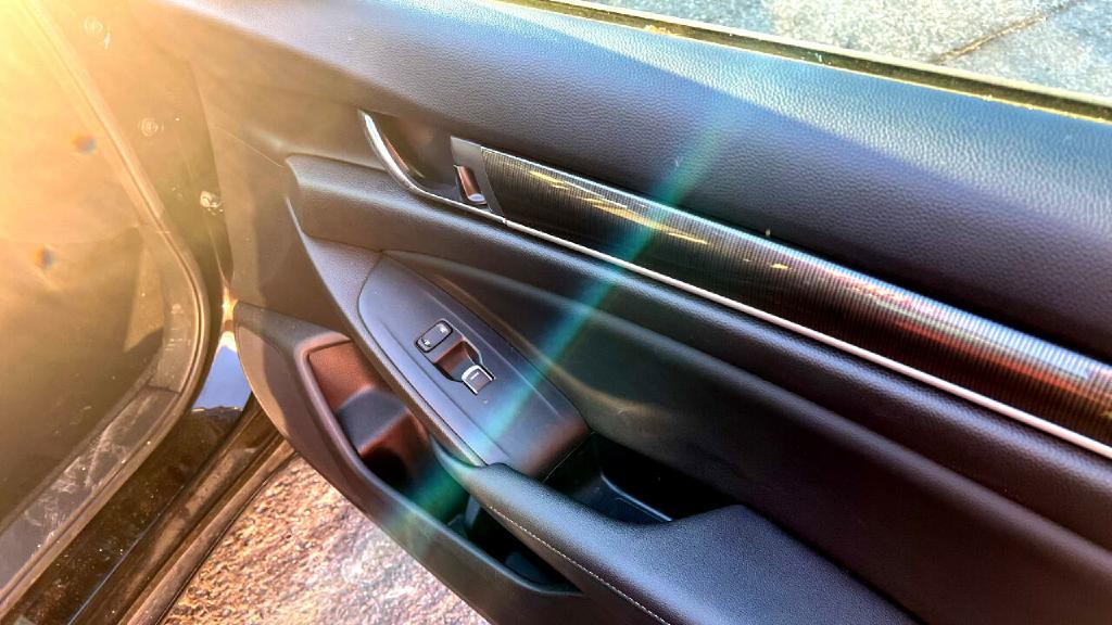 2019 Honda Accord Image 51