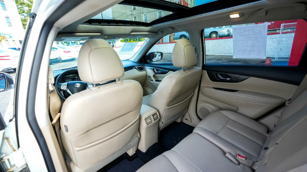 2016 Nissan Rogue Image 13