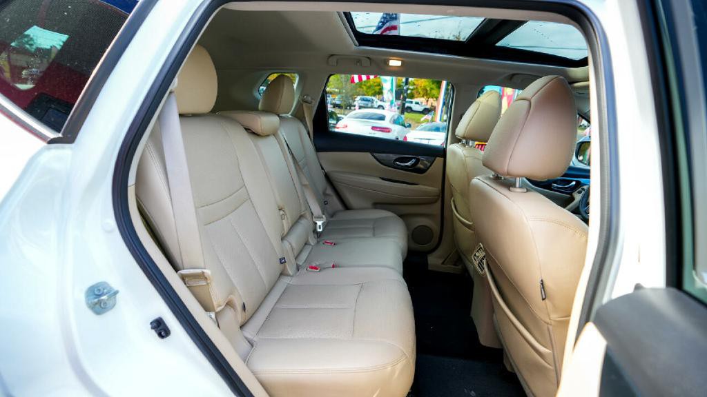 2016 Nissan Rogue Image 14