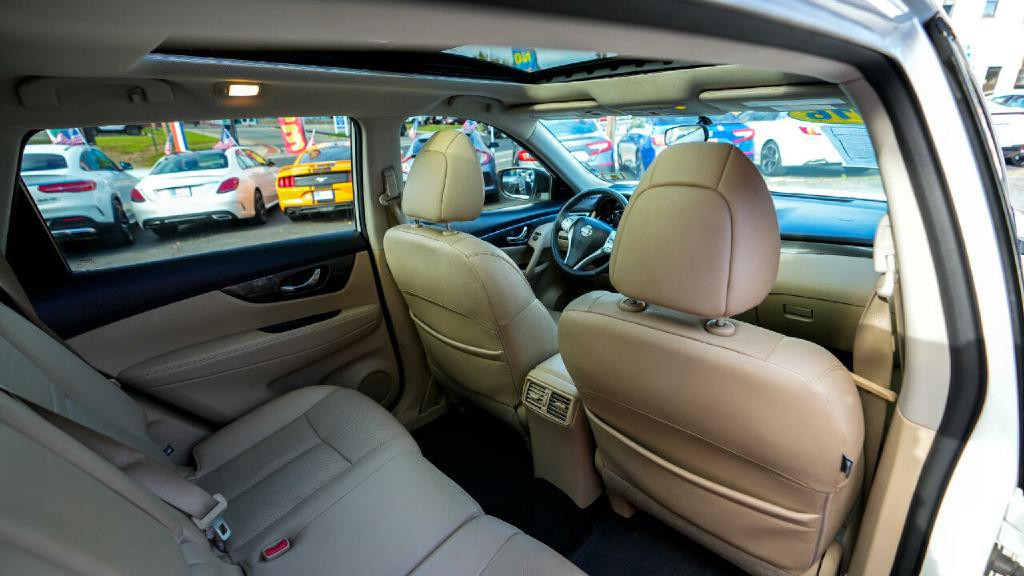 2016 Nissan Rogue Image 15