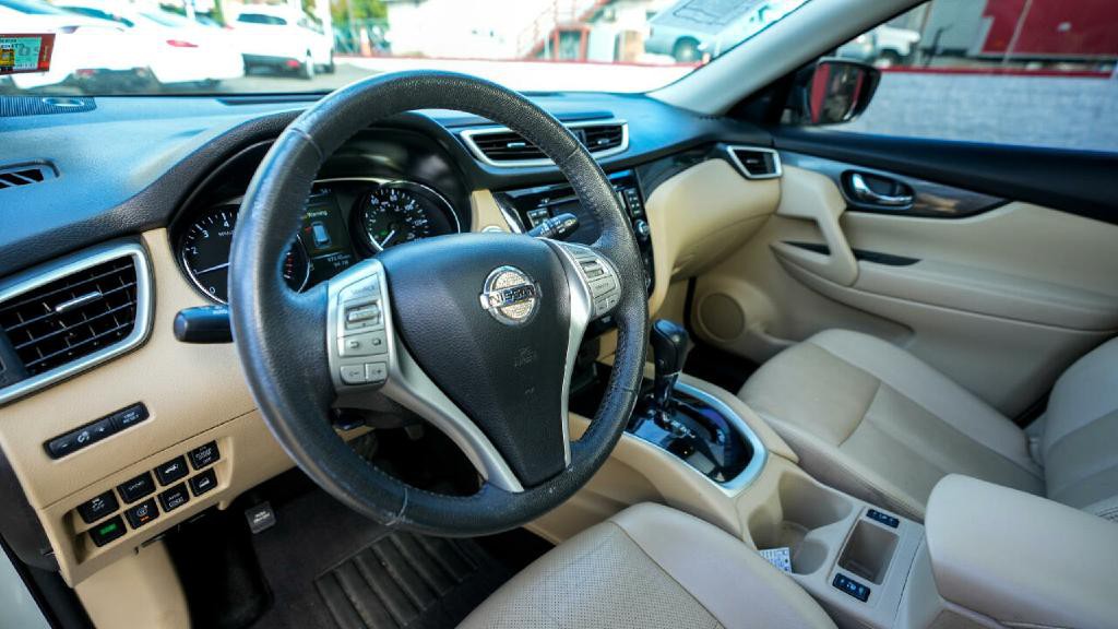 2016 Nissan Rogue Image 21