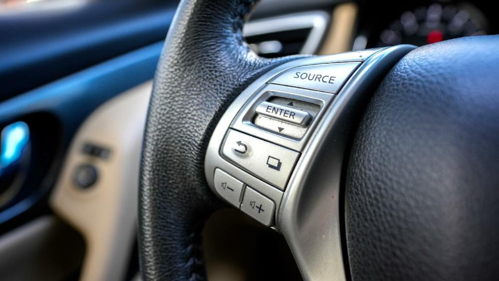 2016 Nissan Rogue Image 25