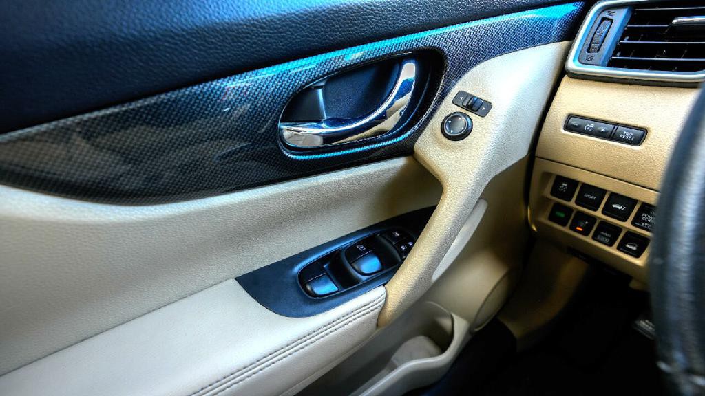 2016 Nissan Rogue Image 28