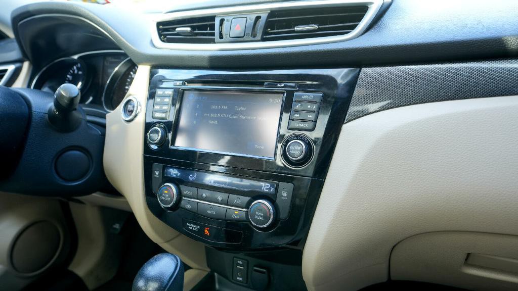 2016 Nissan Rogue Image 31