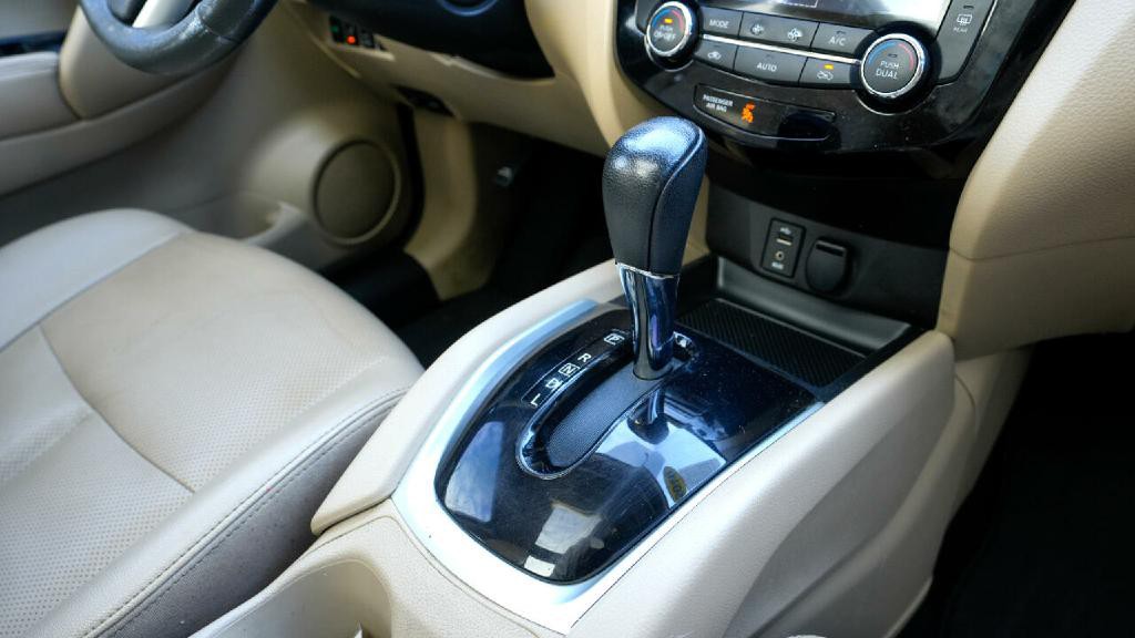 2016 Nissan Rogue Image 36