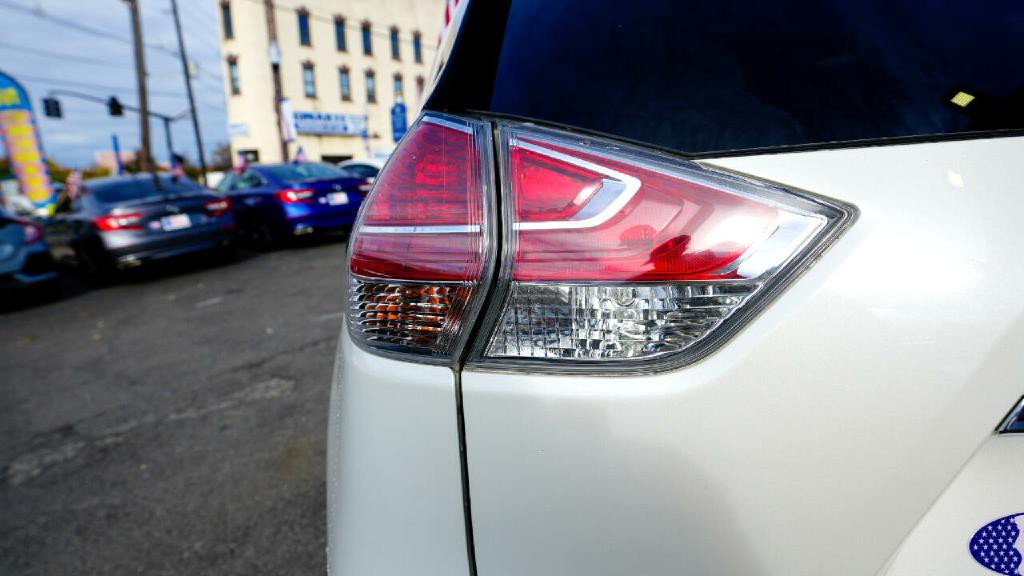 2016 Nissan Rogue Image 55