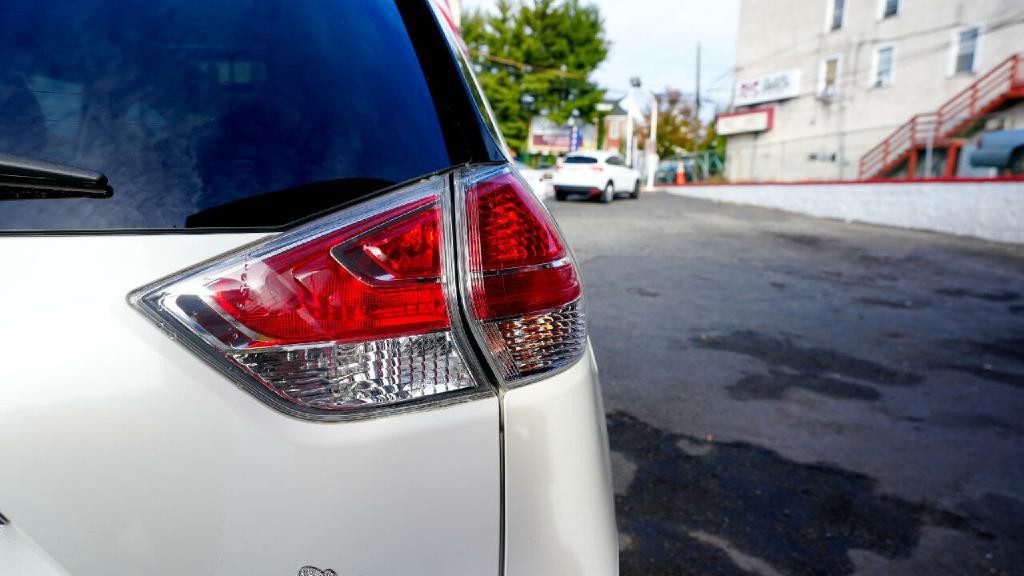2016 Nissan Rogue Image 56