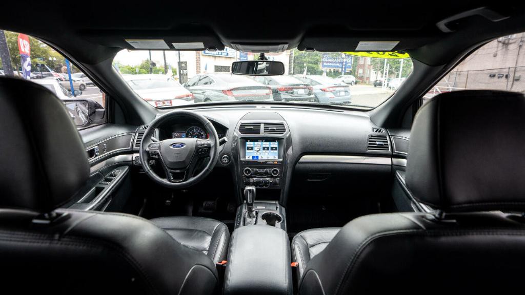 2018 Ford Explorer Image 28