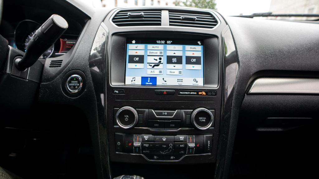 2018 Ford Explorer Image 38