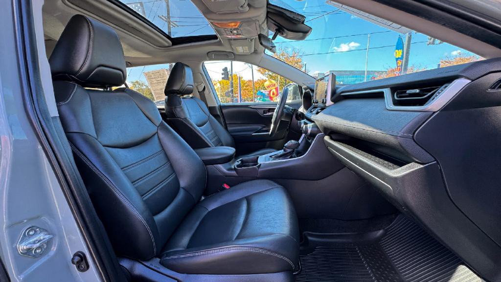 2021 Toyota Rav4 Image 17