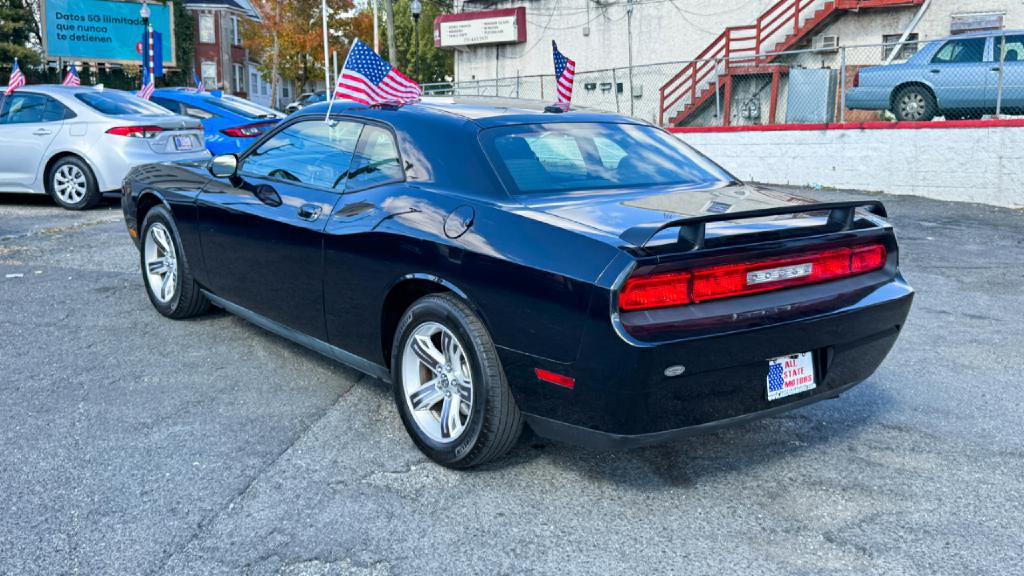 2010 Dodge Challenger Image 4