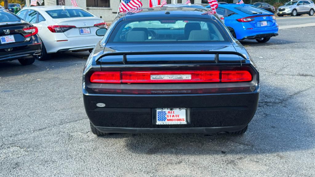 2010 Dodge Challenger Image 5