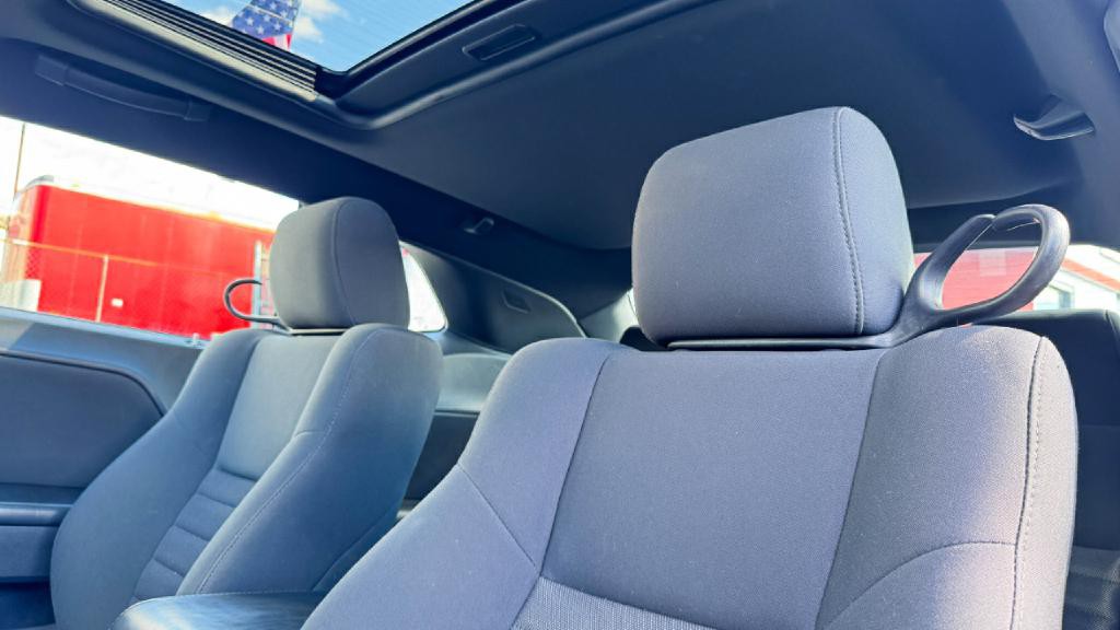 2010 Dodge Challenger Image 12