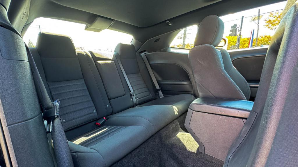 2010 Dodge Challenger Image 14