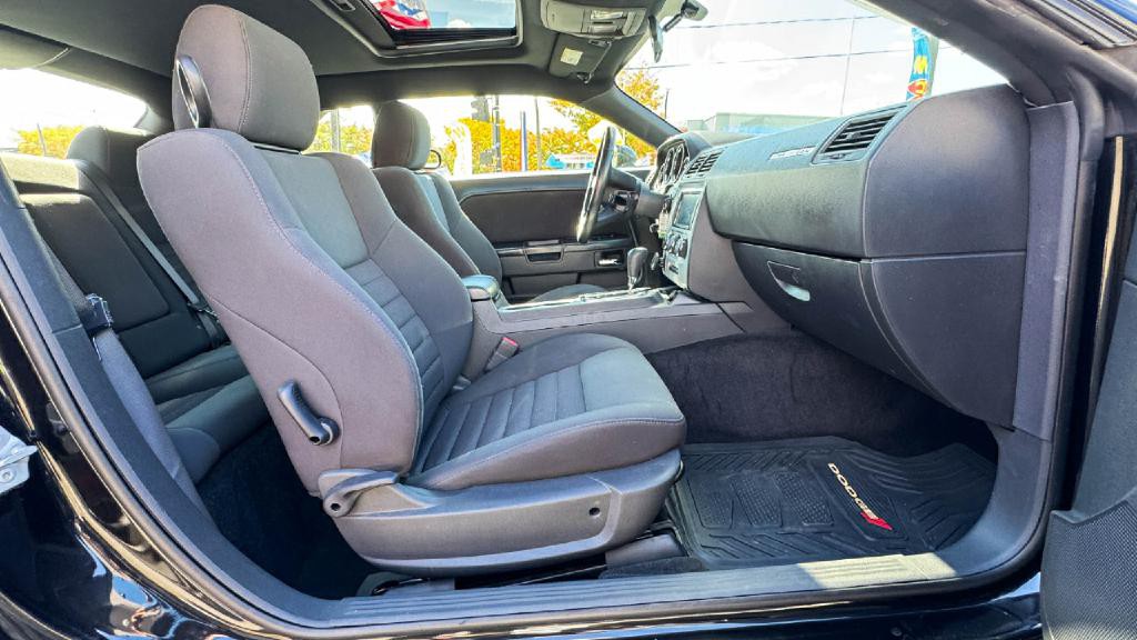 2010 Dodge Challenger Image 15