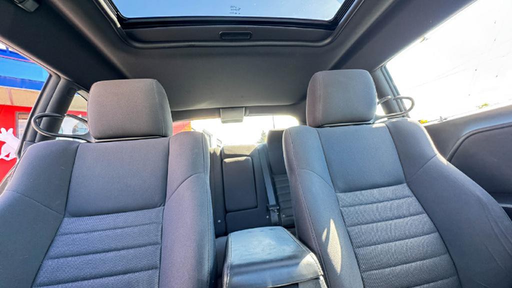 2010 Dodge Challenger Image 17