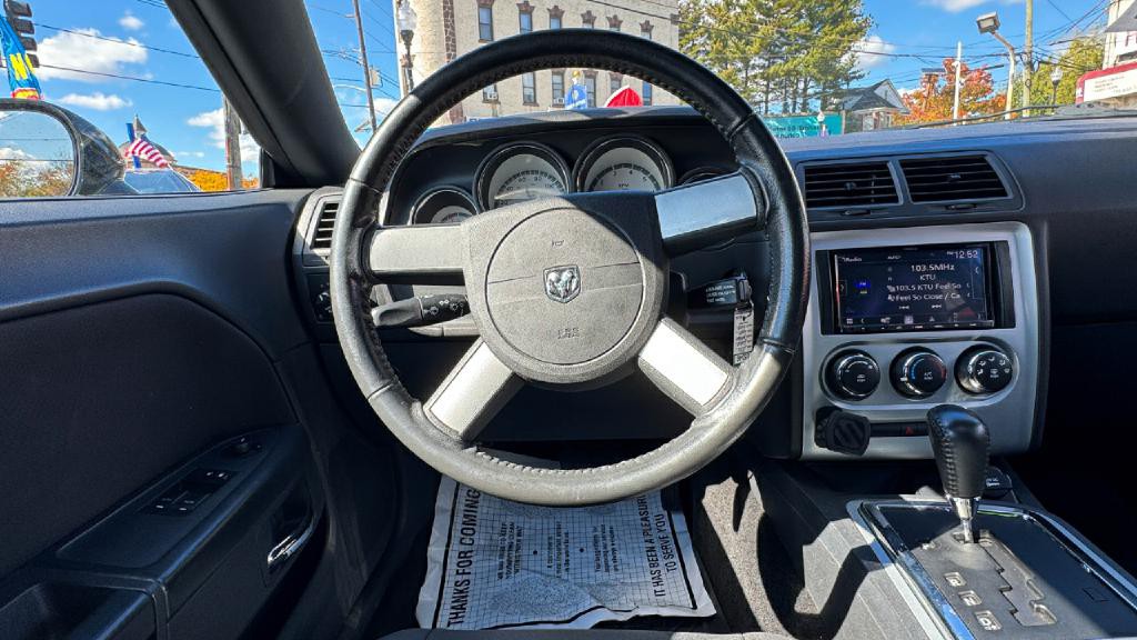 2010 Dodge Challenger Image 22