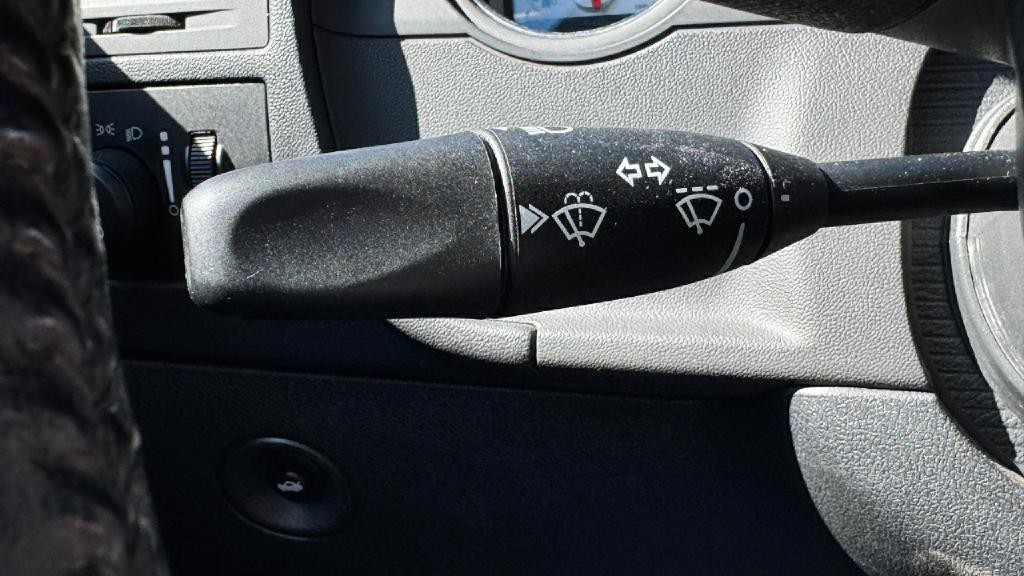 2010 Dodge Challenger Image 27