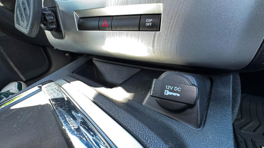 2010 Dodge Challenger Image 34