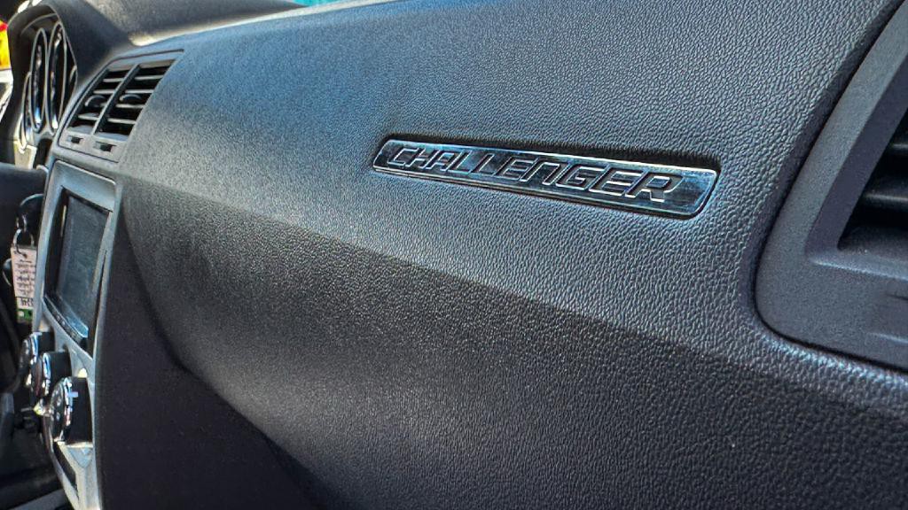 2010 Dodge Challenger Image 37
