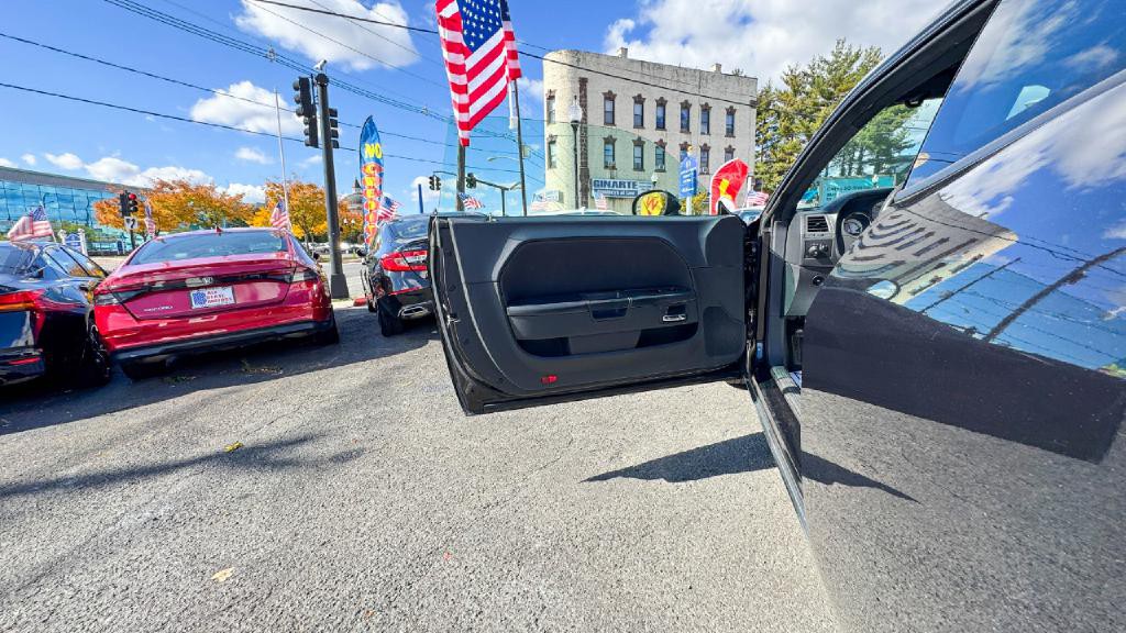 2010 Dodge Challenger Image 38