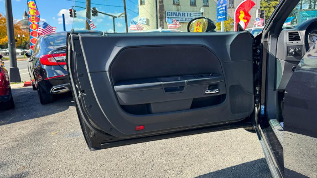 2010 Dodge Challenger Image 39