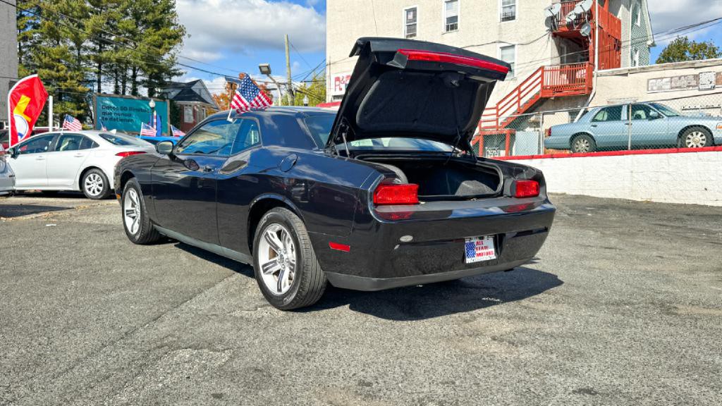 2010 Dodge Challenger Image 41