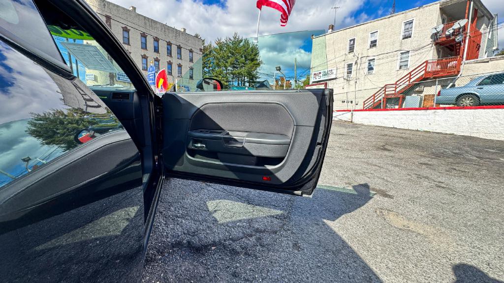 2010 Dodge Challenger Image 44