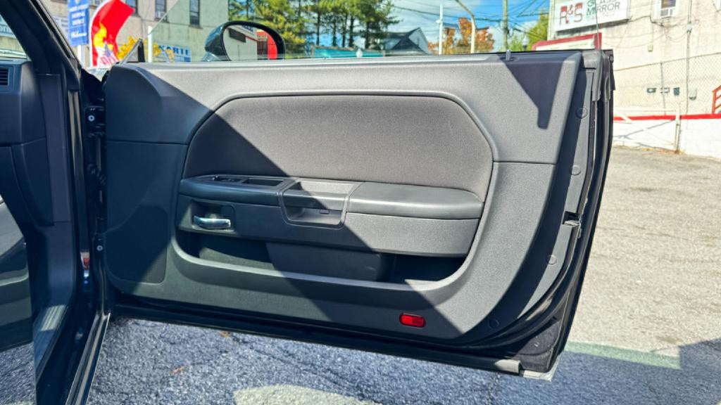 2010 Dodge Challenger Image 45