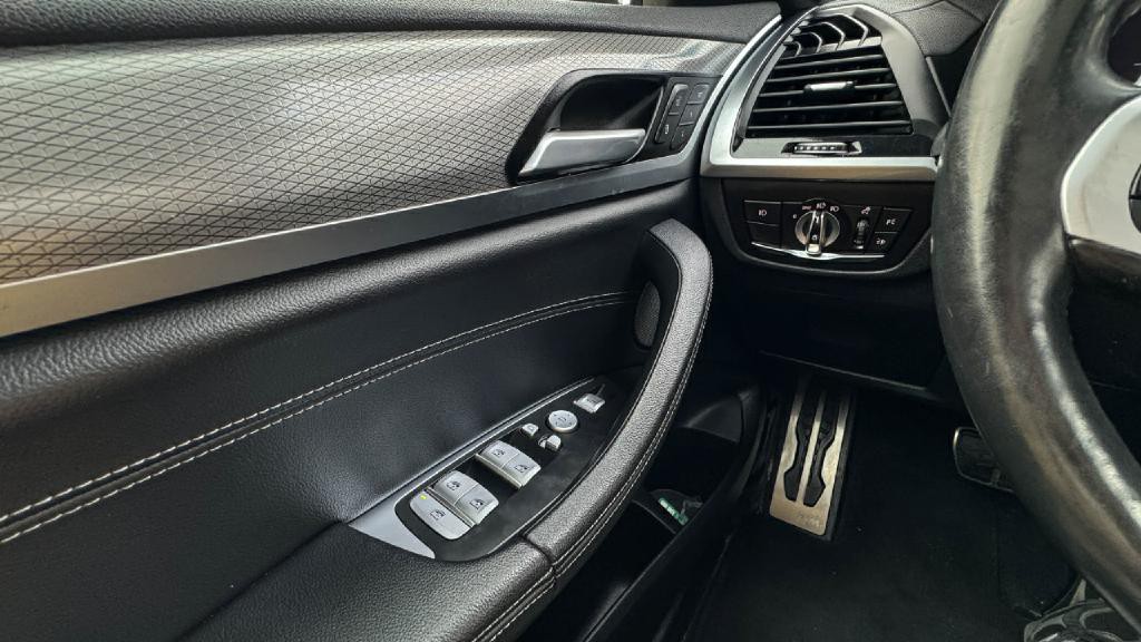 2020 BMW X3 Image 25