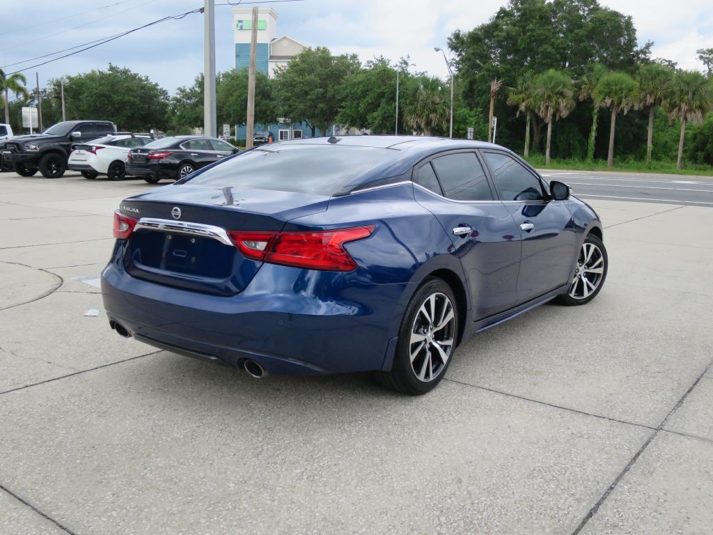 2016 Nissan Maxima Image 5