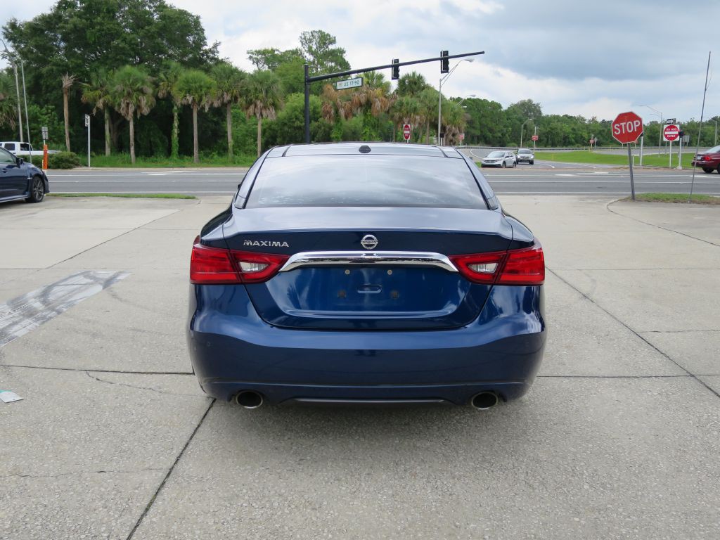 2016 Nissan Maxima Image 6