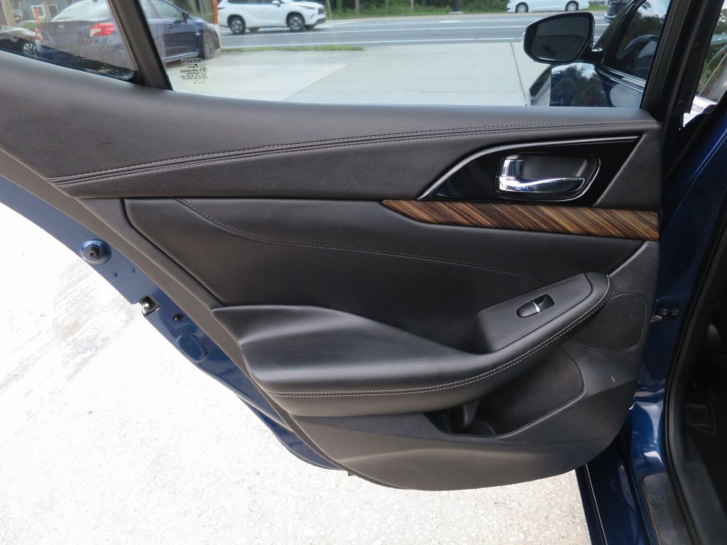 2016 Nissan Maxima Image 17