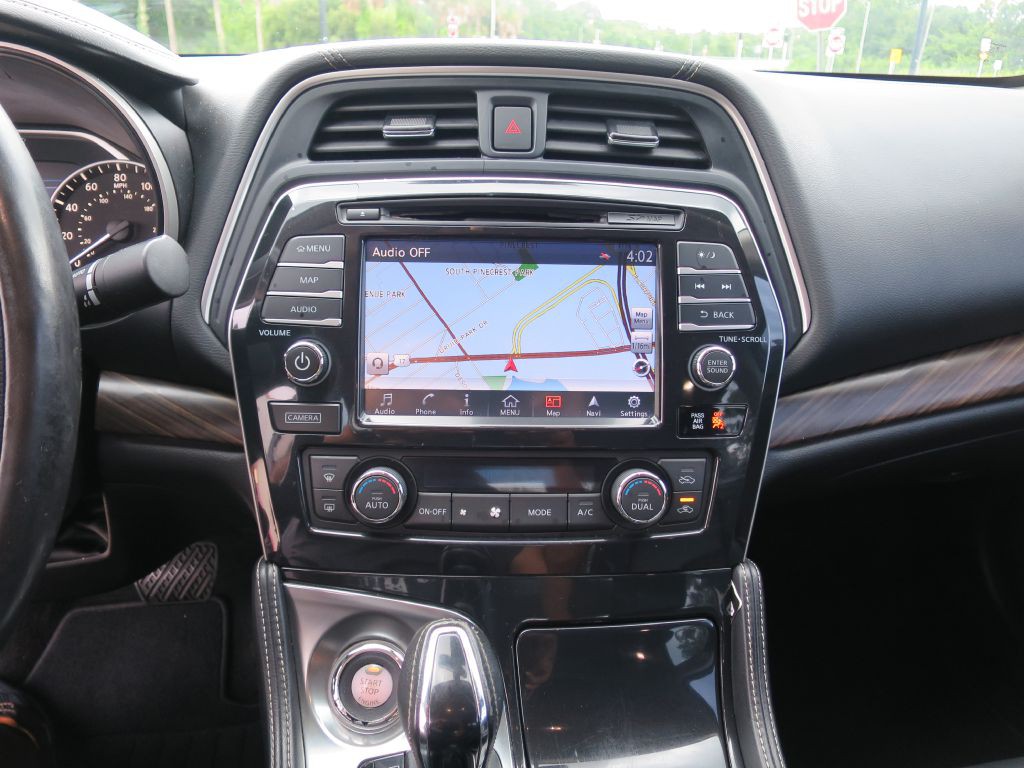 2016 Nissan Maxima Image 23